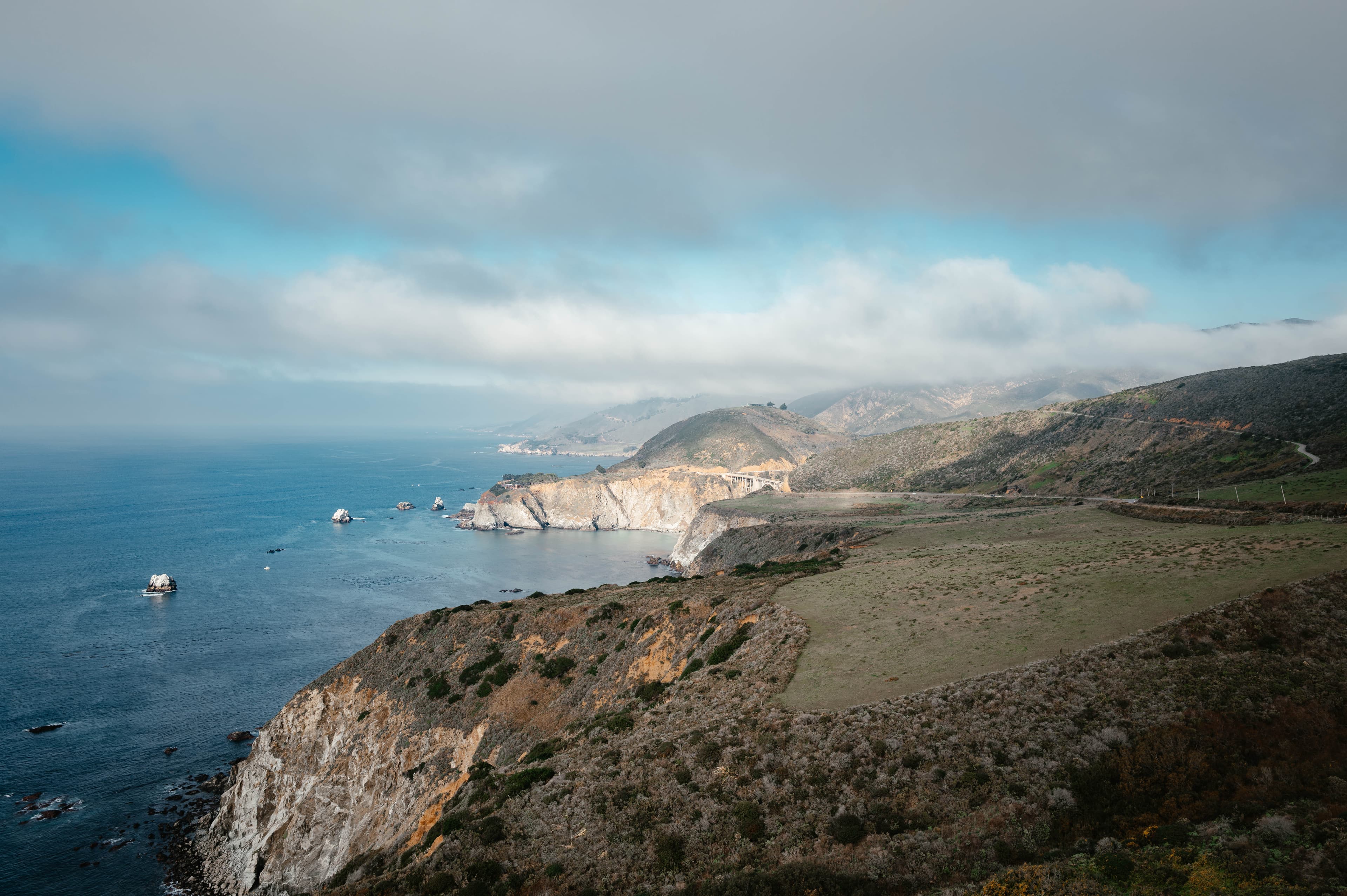 Coastline of Big Sur overlooking bixby bridge